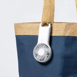 Handventilator Met Karabijnhaak Wit -Festival Supply Winkel 5df4 fc9b 40f3 8f33 bdc59cb06d36